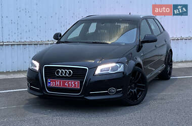 Хэтчбек Audi A3 2010 в 