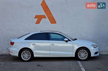 Седан Audi A3 2016 в 