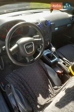 Хэтчбек Audi A3 2004 в 
