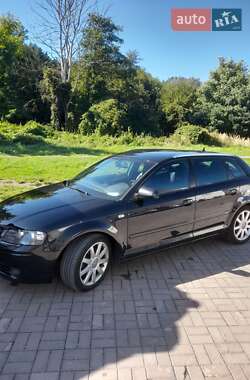 Хэтчбек Audi A3 2004 в 