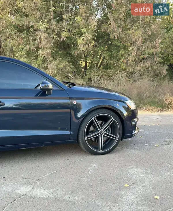 Седан Audi A3 2016 в Чернівцях