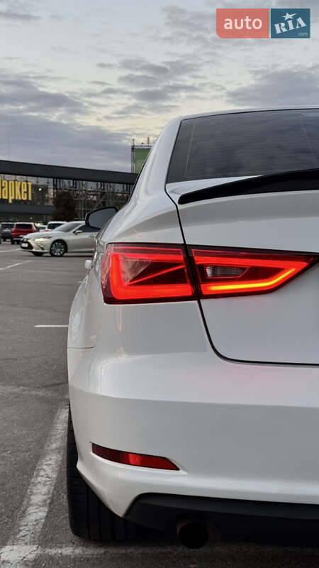Седан Audi A3 2015 в Киеве