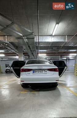 Седан Audi A3 2015 в Одессе