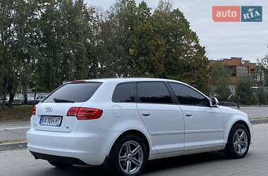 Хетчбек Audi A3 2009 в 