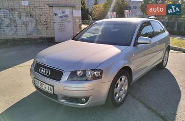 Хэтчбек Audi A3 2003 в 