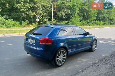Хэтчбек Audi A3 2003 в 