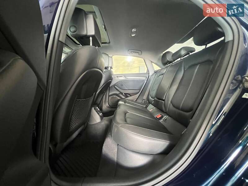 Седан Audi A3 2019 в Одессе