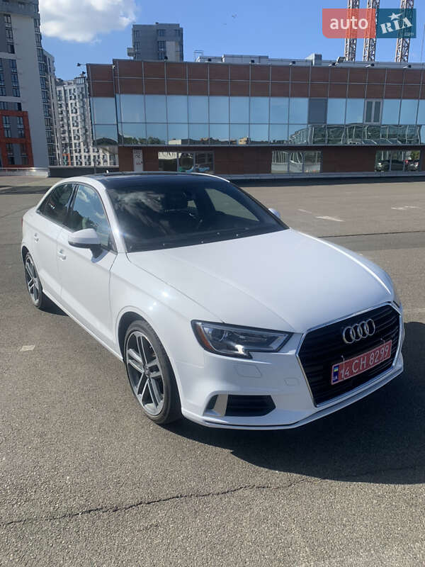Седан Audi A3 2018 в 