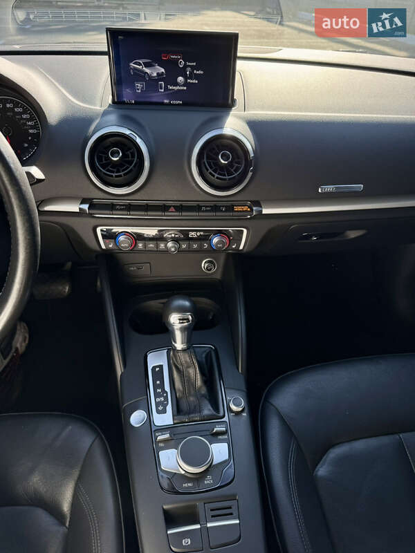 Седан Audi A3 2016 в Киеве
