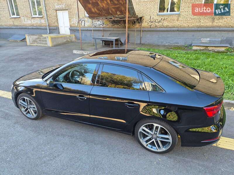 Седан Audi A3 2019 в Киеве