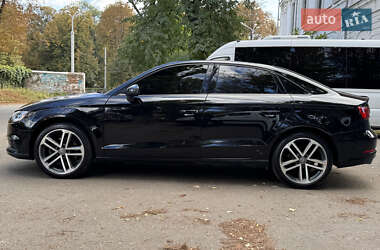 Седан Audi A3 2016 в 