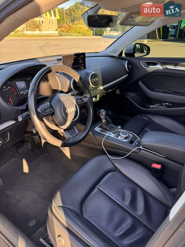Седан Audi A3 2015 в Киеве
