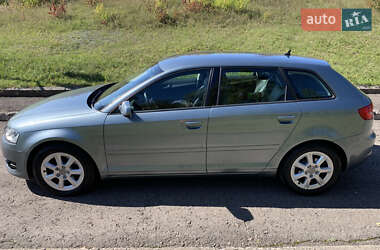 Хэтчбек Audi A3 2012 в 