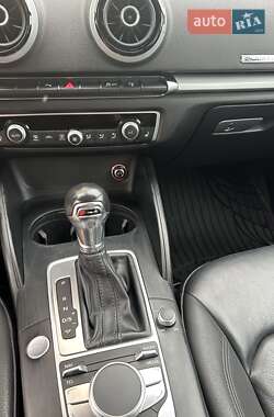 Седан Audi A3 2015 в 