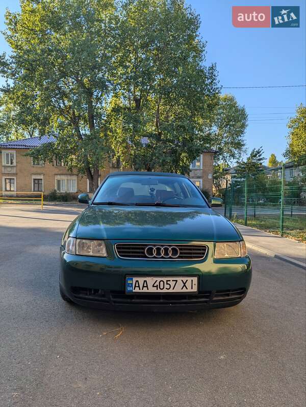 Хетчбек Audi A3 1997 в 