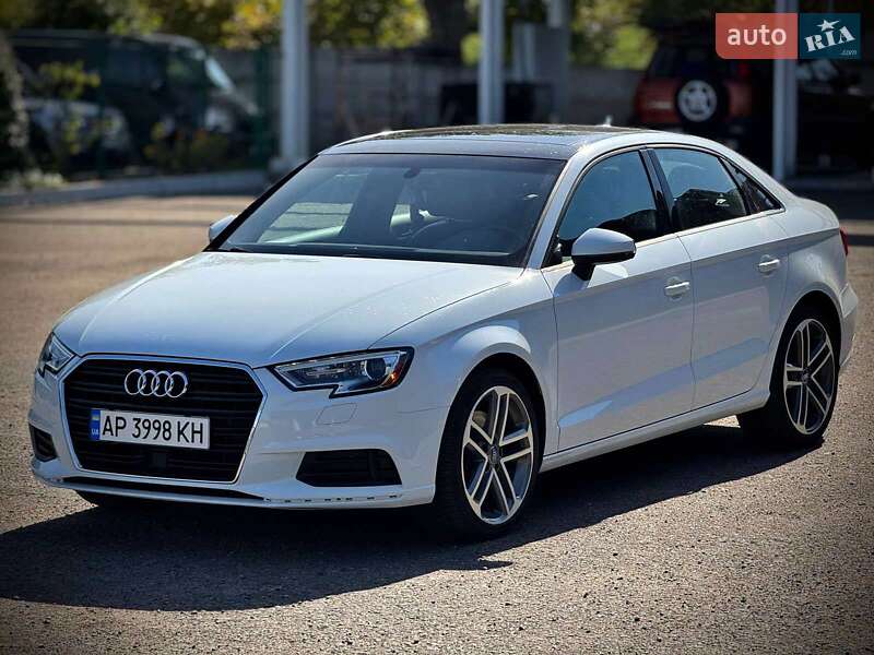 Седан Audi A3 2017 в 