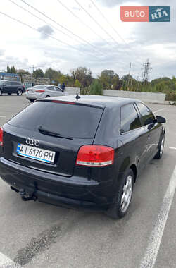 Хэтчбек Audi A3 2003 в 