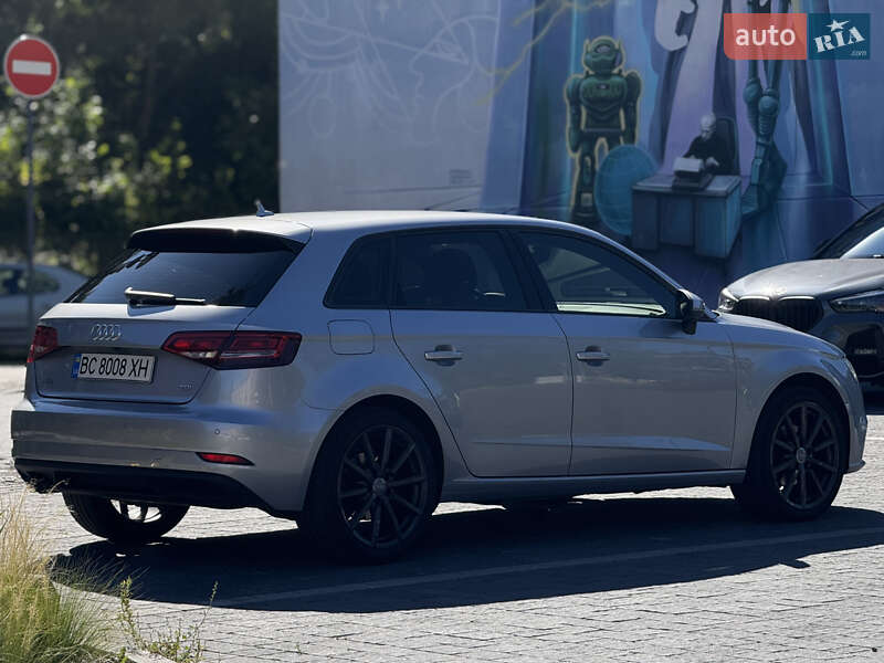 Хэтчбек Audi A3 2018 в Львове
