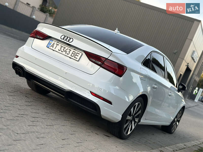 Седан Audi A3 2017 в Івано-Франківську