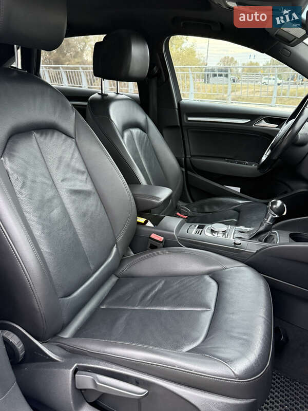 Седан Audi A3 2015 в Киеве