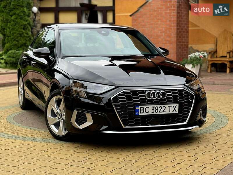 Седан Audi A3 2023 в Львове