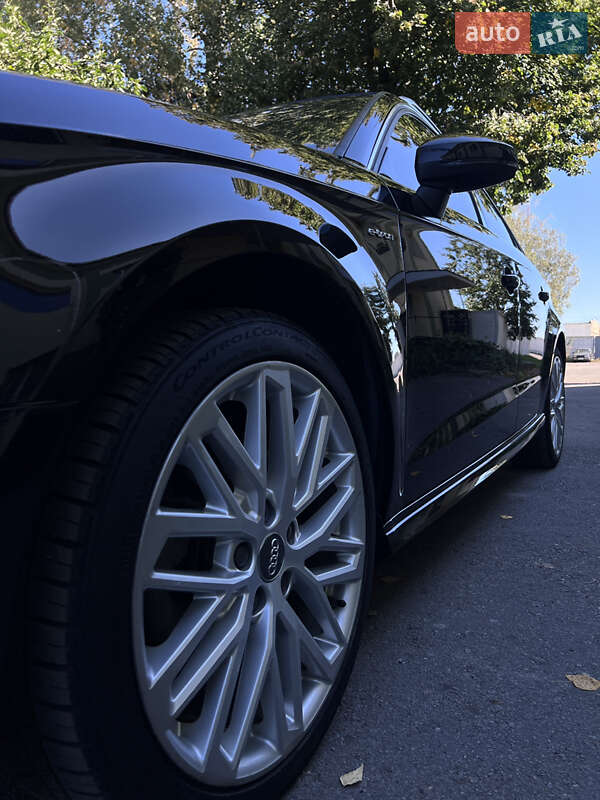 Седан Audi A3 2017 в Ровно