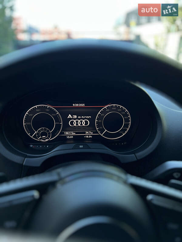 Седан Audi A3 2017 в Ровно