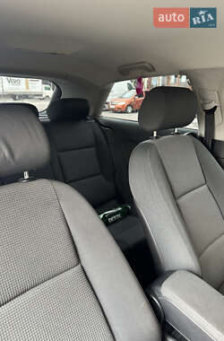 Хетчбек Audi A3 2004 в 