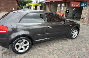Хетчбек Audi A3 2004 в 