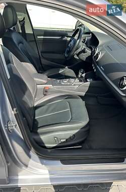 Седан Audi A3 2016 в 