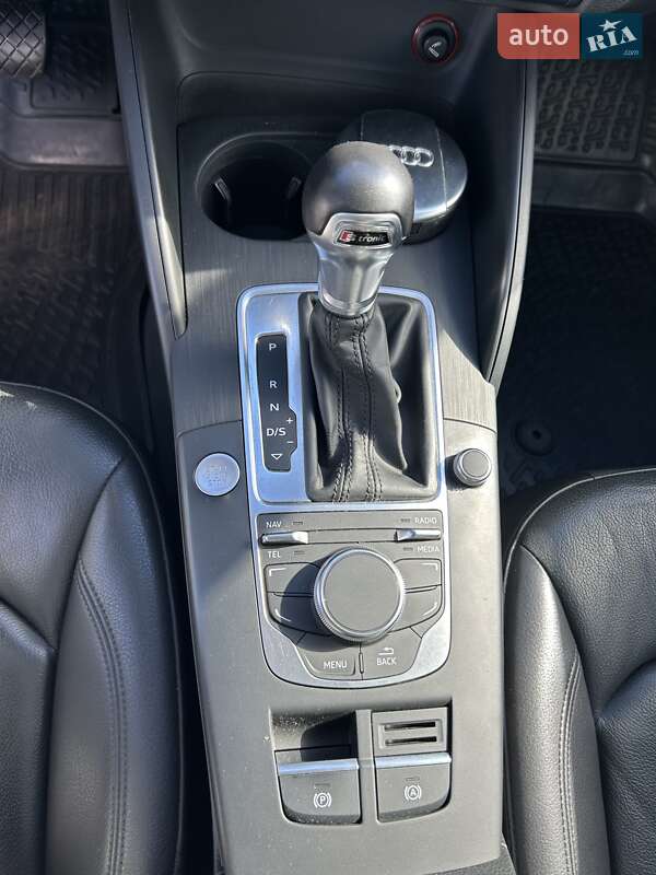 Седан Audi A3 2016 в Ирпене