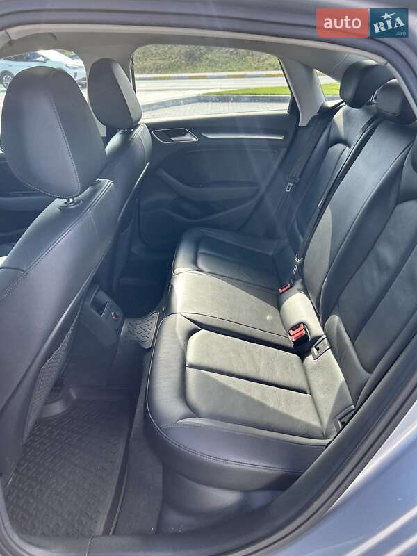 Седан Audi A3 2016 в Ирпене