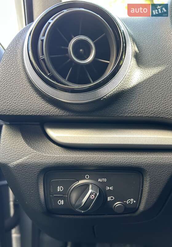 Седан Audi A3 2016 в Ирпене