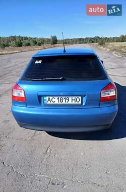 Хетчбек Audi A3 2001 в 