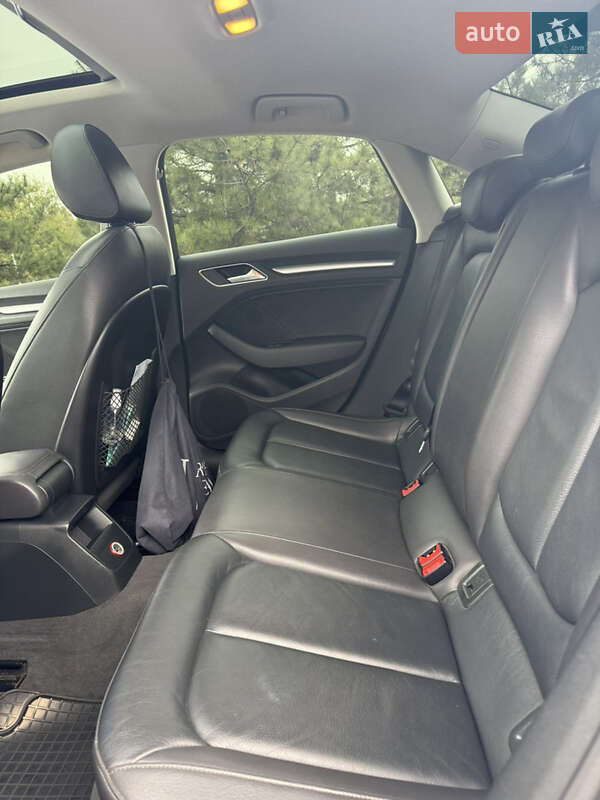 Седан Audi A3 2016 в Запорожье