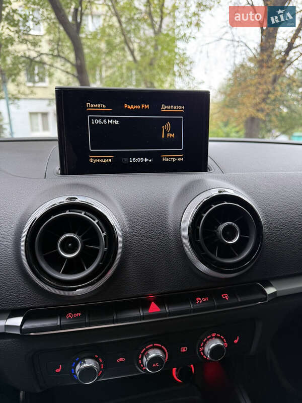 Седан Audi A3 2016 в Запорожье