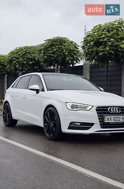 Хэтчбек Audi A3 2015 в Киеве