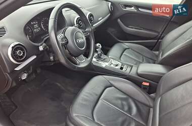 Хетчбек Audi A3 2015 в 