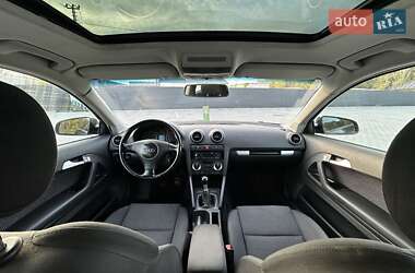 Хэтчбек Audi A3 2004 в 