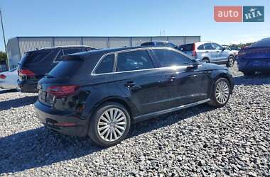 Хетчбек Audi A3 2016 в 
