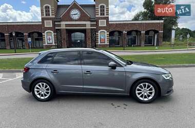 Хетчбек Audi A3 2016 в 