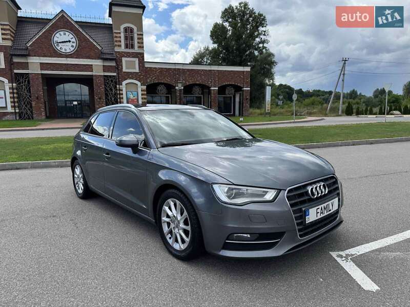 Хэтчбек Audi A3 2016 в Киеве