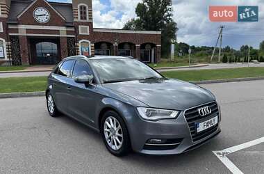 Хетчбек Audi A3 2016 в 