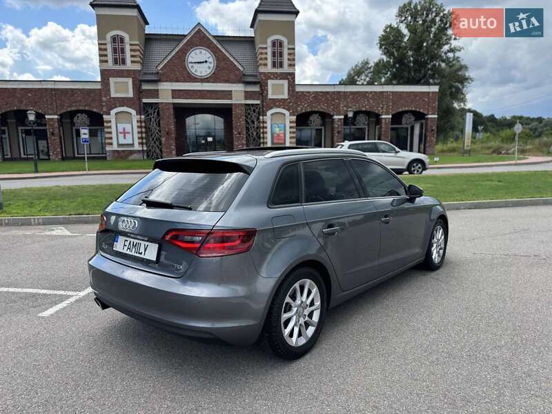 Хэтчбек Audi A3 2016 в Киеве