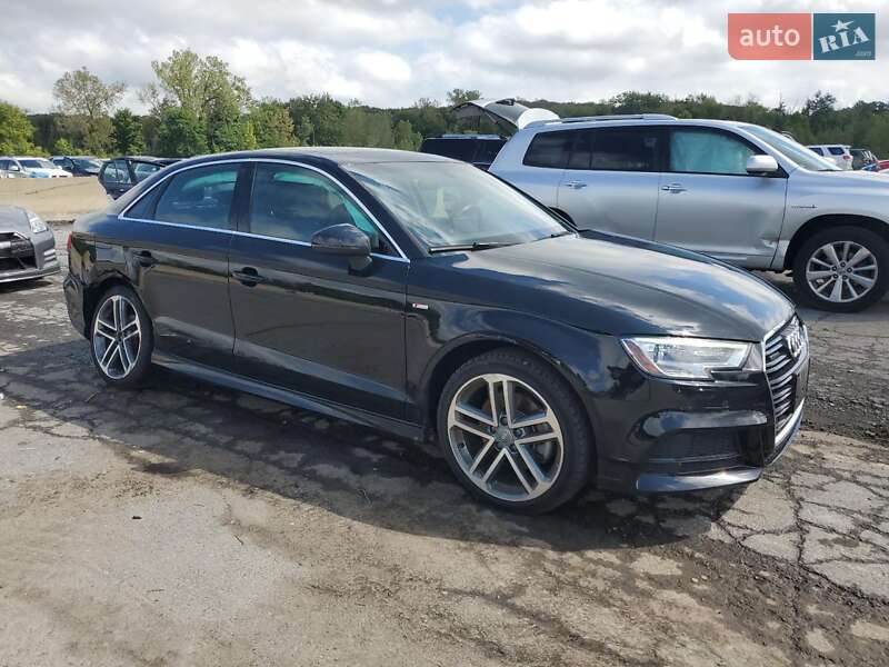Седан Audi A3 2017 в Киеве