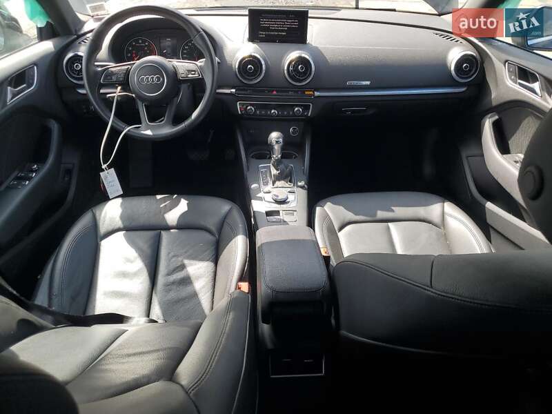 Седан Audi A3 2017 в Киеве