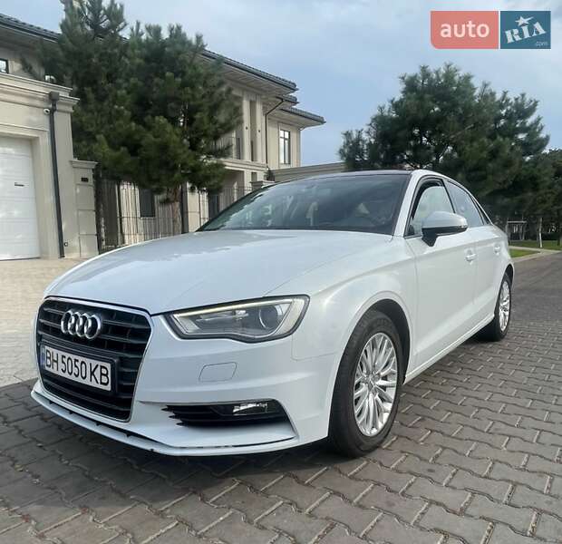 Седан Audi A3 2016 в Одессе