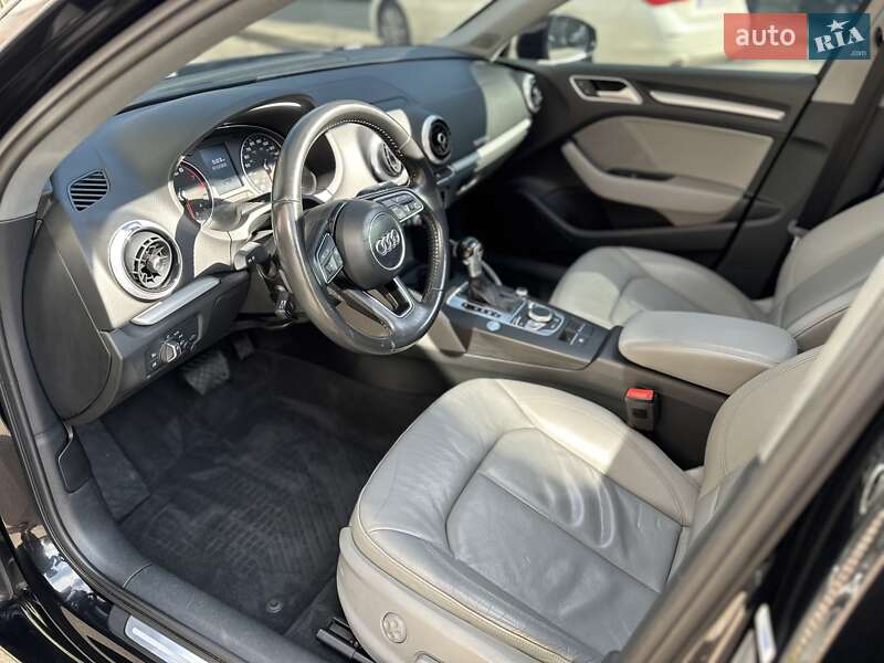 Седан Audi A3 2016 в Киеве