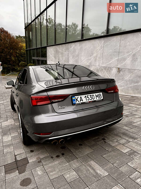 Седан Audi A3 2017 в Киеве