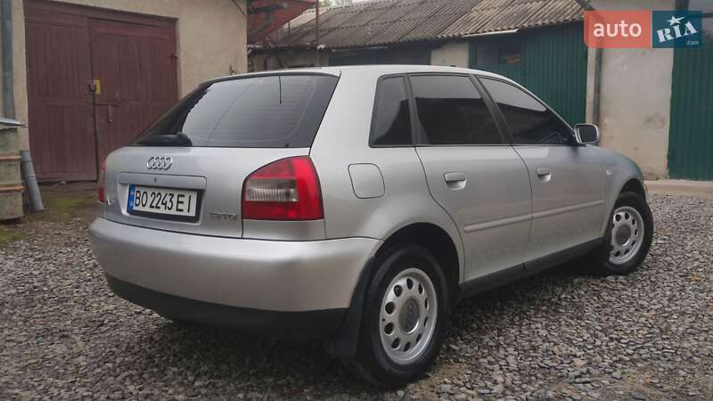 Хэтчбек Audi A3 2002 в Чорткове